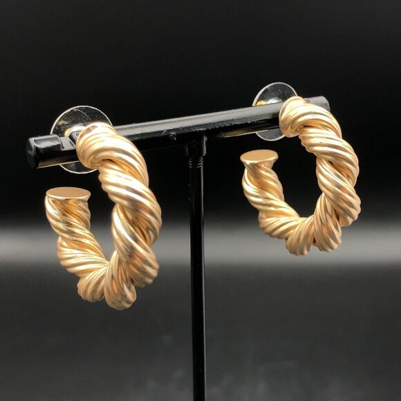 LOFT Earrings Chunky Twisted Rope Classic Gold Tone Hoops NWT - Picture 1 of 8